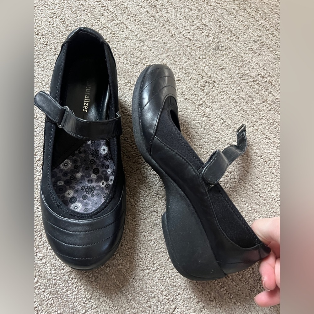 NATURALIZER - Womens black shoes size 8W - Picture 3 of 6